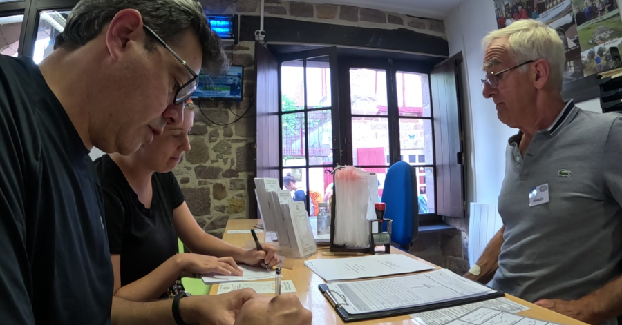 Recebendo a Credencial do Peregrino
